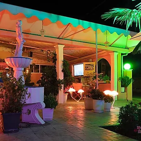 Hotel Billy's