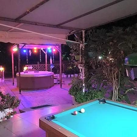Billy's