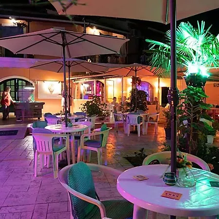 Hotel Billy's